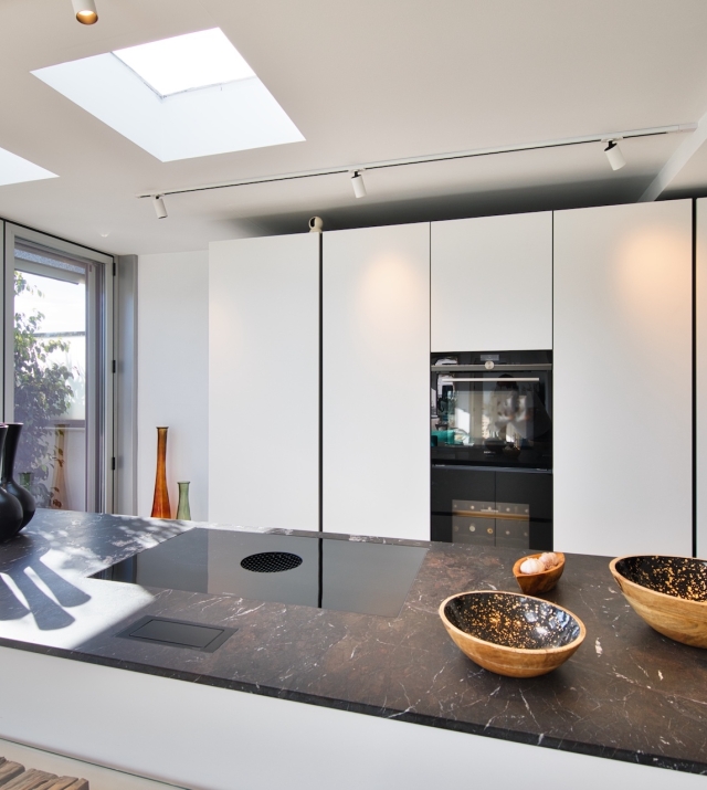 Resa Estates Ibiza te koop penthouse Marina botafoch for sale Ibiza kitchen 4.jpeg